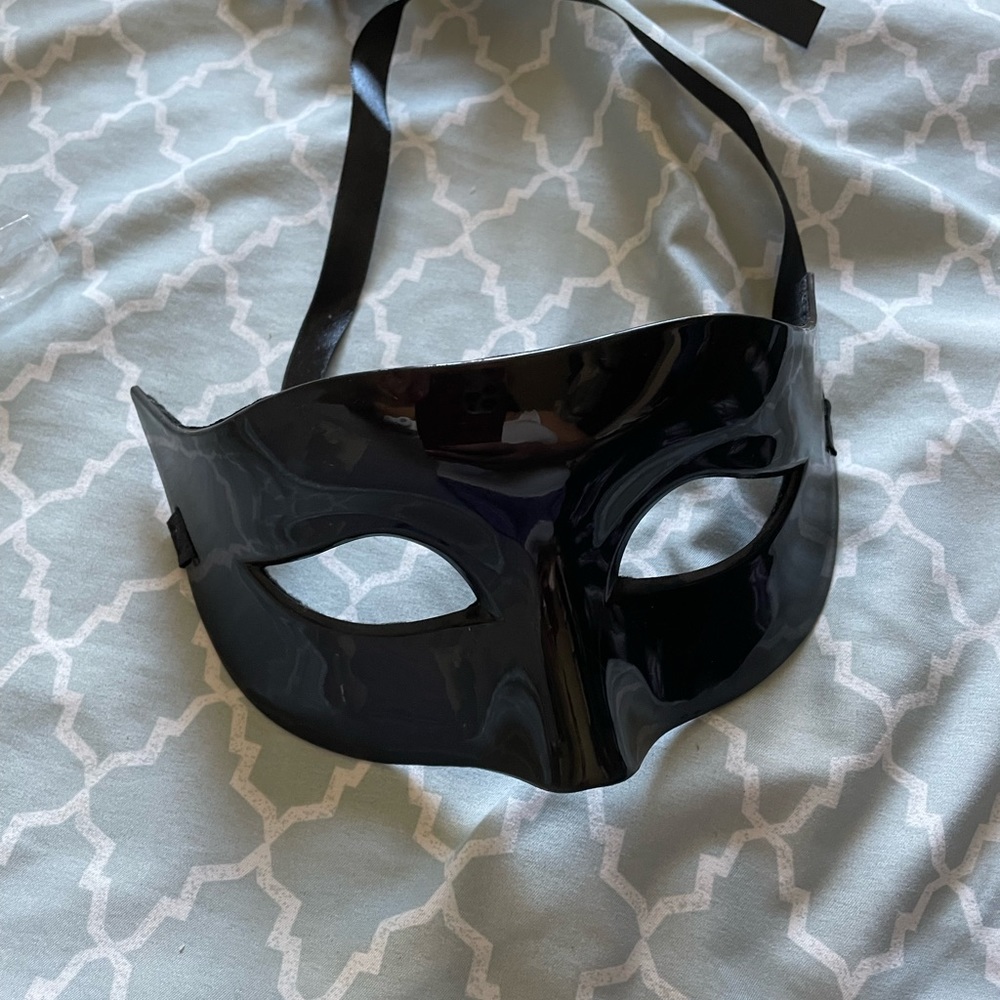 Masquerade Masks - Picture 4 of 7